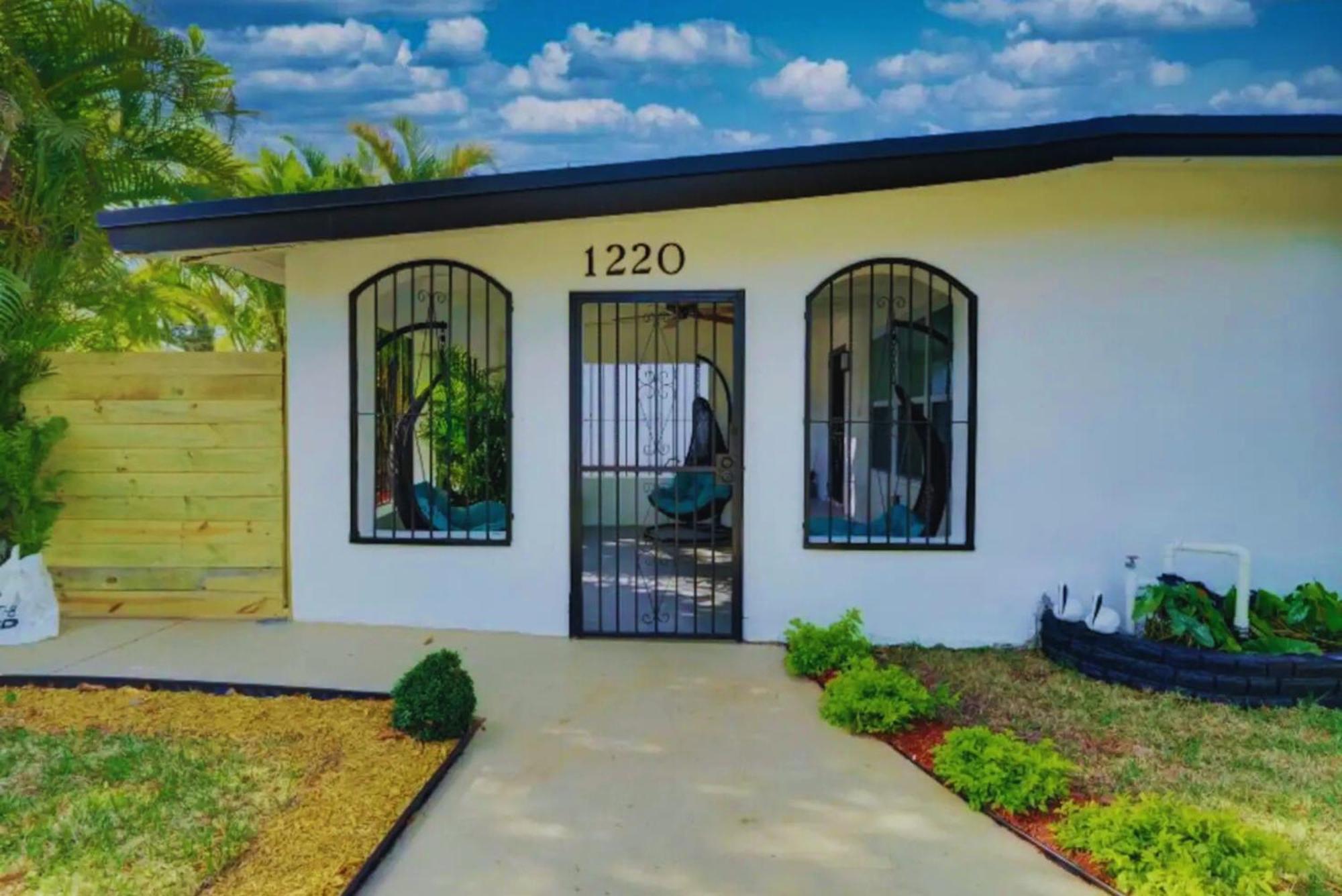 Flamingo House With Cinema, Pool & Chill Area * Miami